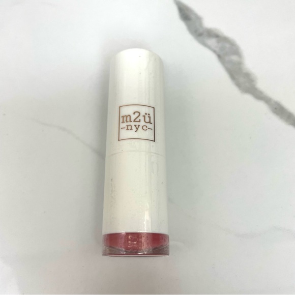 M2ü NYC Moisturizing Lipstick in Born Whit Shine 4g - Picture 5 of 6
